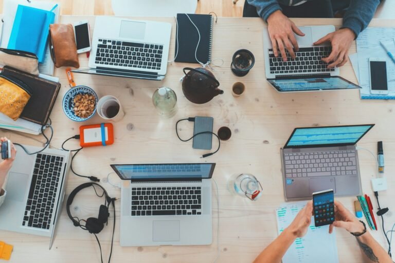 How to Add a Second Monitor to a Laptop Without a Docking Station